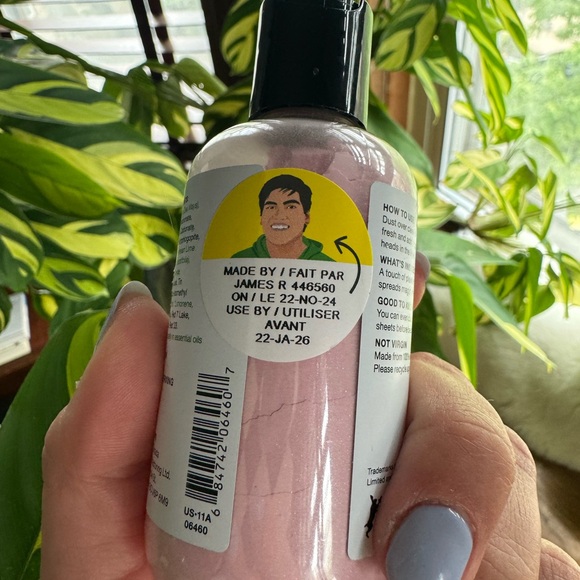 LUSH Pink Dusting Powder - Picture 3 of 4